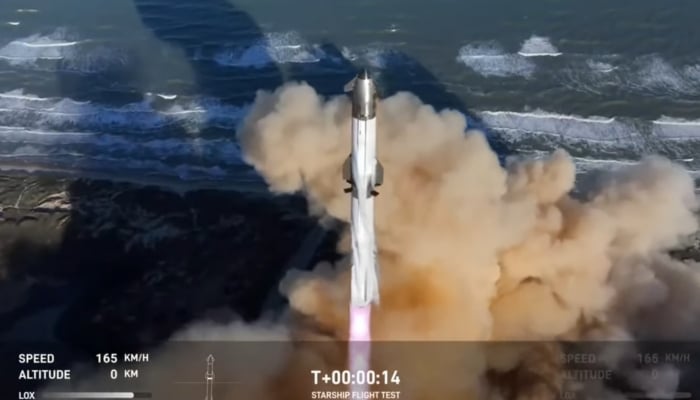 Tàu vũ trụ Starship của SpaceX vỡ tung trong không gian