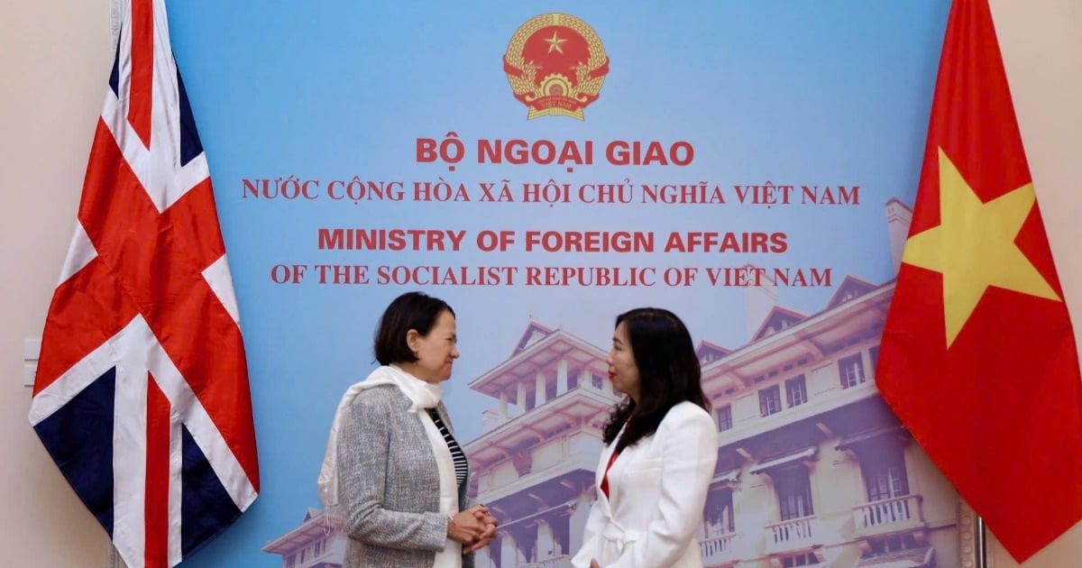 Thứ trưởng Ngoại giao Anh thăm Việt Nam