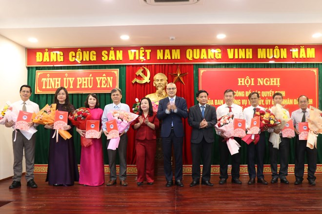 Phú Yên điều động, bổ nhiệm, luân chuyển 15 cán bộ cấp sở, huyện