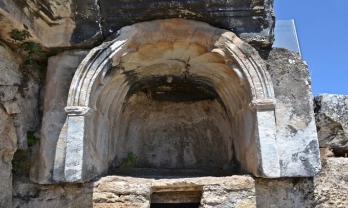 Porte d'Hadès dans l'ancienne ville de Hiérapolis. Photo : Arkeonews