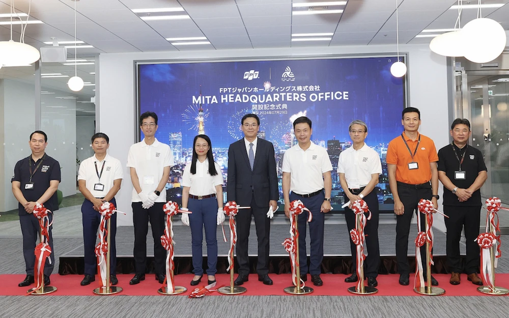 FPT opened a new office in Mita district.