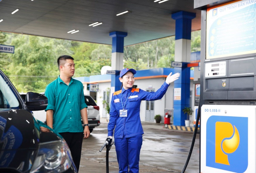 [Infographic] Gasoline price drops 20 VND/liter, oil price increases