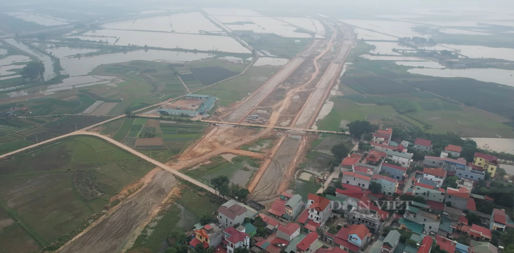 Người nông dân phía sau “siêu” dự án đường Vành đai 4: Nhận tiền tỷ bồi thường, nhưng lo sau này làm gì? (Bài 1)- Ảnh 2.