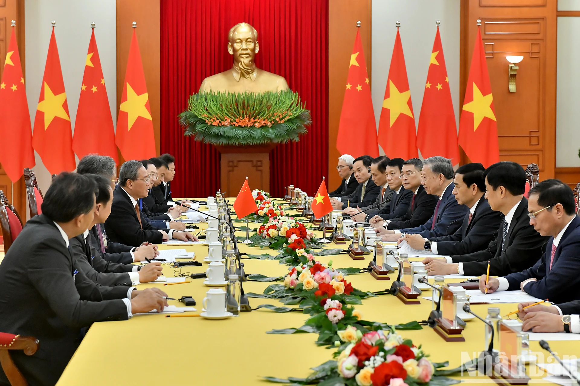 [FOTO] El Secretario General y Presidente To Lam recibe al Primer Ministro chino Li Qiang foto 7