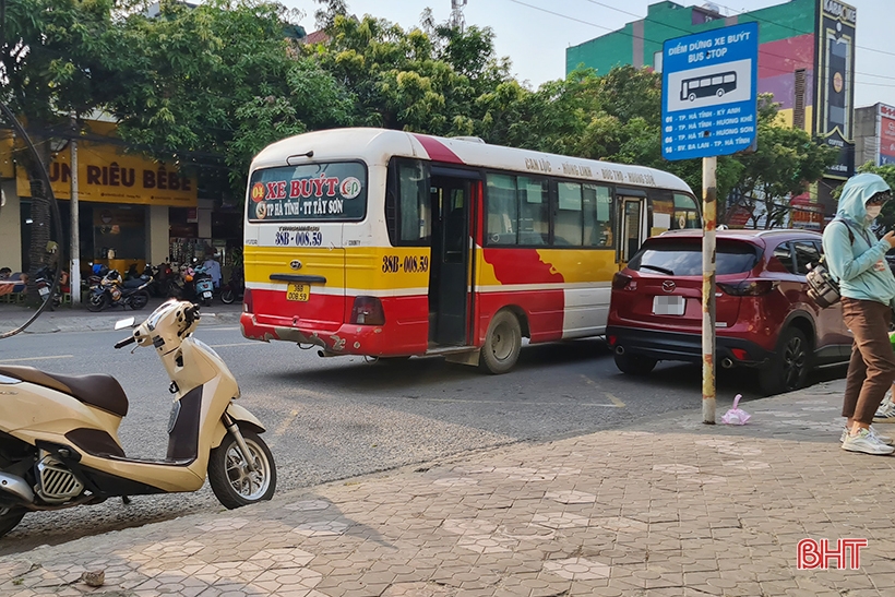 Stationnement « sans soucis » aux arrêts de bus de la ville de Ha Tinh