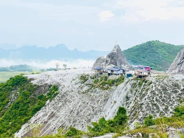 White Stone Pass - ถนนที่ปกคลุมไปด้วยหิมะอันมหัศจรรย์ใจกลางภาคตะวันตกเฉียงเหนือ ภาพที่ 1