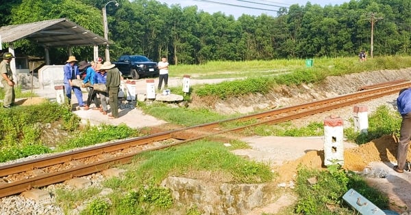 El Ministerio de Transporte solicita a Thua Thien Hue que elimine los caminos autoabiertos a través de la vía férrea