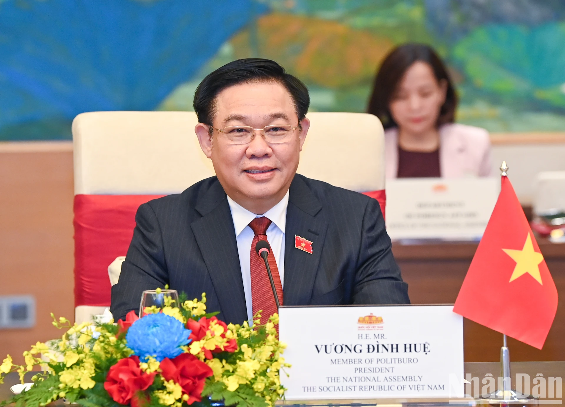 [Foto] El presidente de la Asamblea Nacional, Vuong Dinh Hue, se reúne con el presidente de Mongolia, Ukhnaagiin Khurelsukh. Foto 7