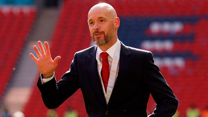 Ten Hag bỏ túi 16 triệu Bảng sau khi rời Man Utd.