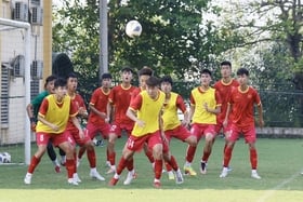 Entrenamiento de la selección sub-17 de Vietnam en Phu Tho