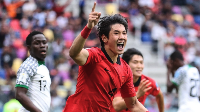 Choi Seok Hyun celebrates after scoring the winning goal for South Korea. Photo: Reuters