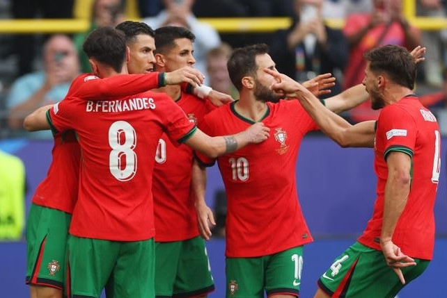 Ronaldo makes history, Portugal wins early ticket to EURO 1/8 round