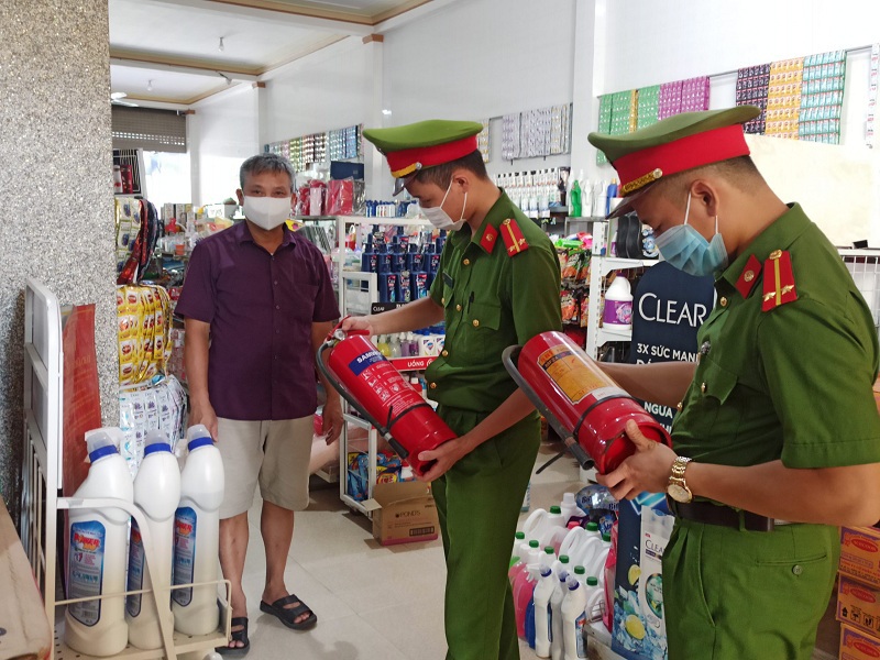 Maßnahmen zur Brandverhütung und -bekämpfung sollten in jedem Haushalt getroffen werden. Foto: Minh Phuong