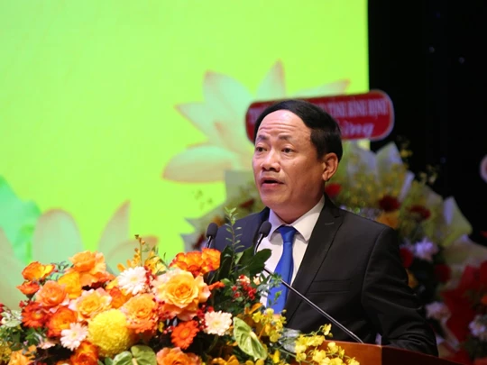 El presidente provincial Pham Anh Tuan: Las empresarias de Binh Dinh son valientes en los negocios y responsables con la comunidad