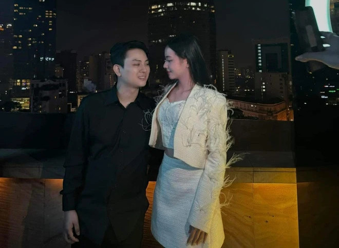 Hoài Lâm công khai bạn gái kém 8 tuổi. Ảnh: Facebook nhân vật