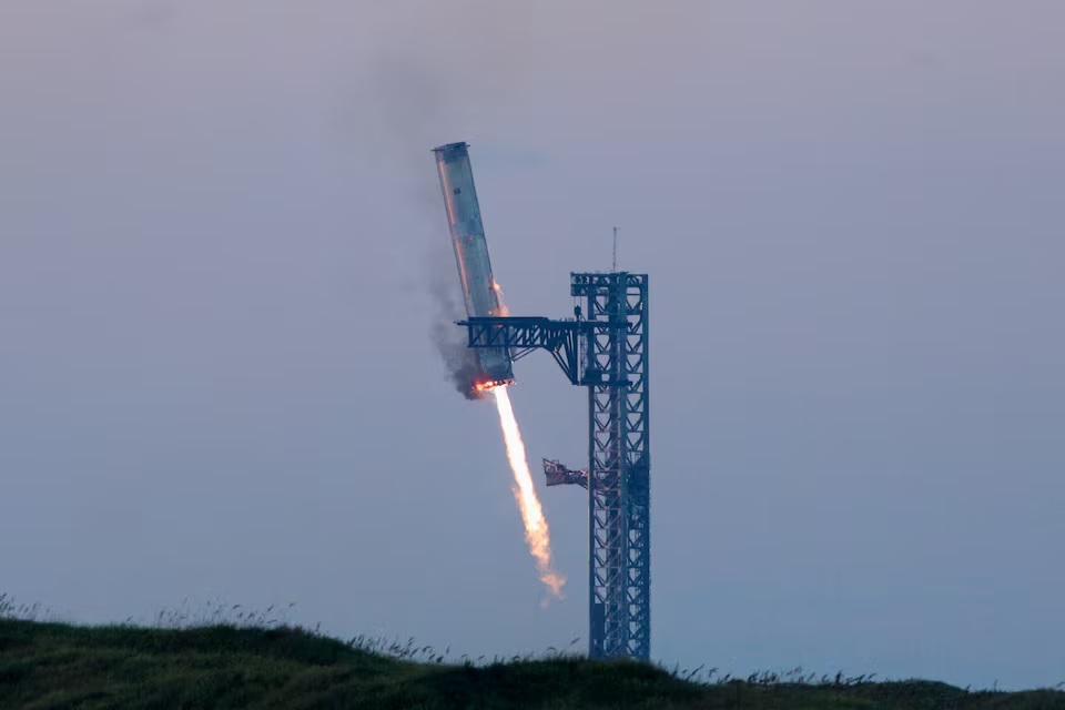 វីដេអូអព្ភូតហេតុរបស់ Spacex នៃការចាប់យក និងប្រើឈ្មោះព្រះច័ន្ទដោយមិនខ្វល់ពីរូបភាពផ្កាយ 1