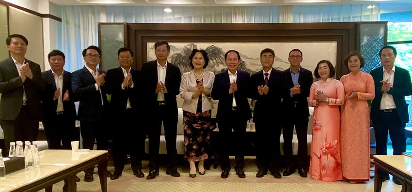 Besuchen Sie das Forschungszentrum der chinesischen Sonderwirtschaftszone der Universität Shenzhen. Foto: Tuan Manh