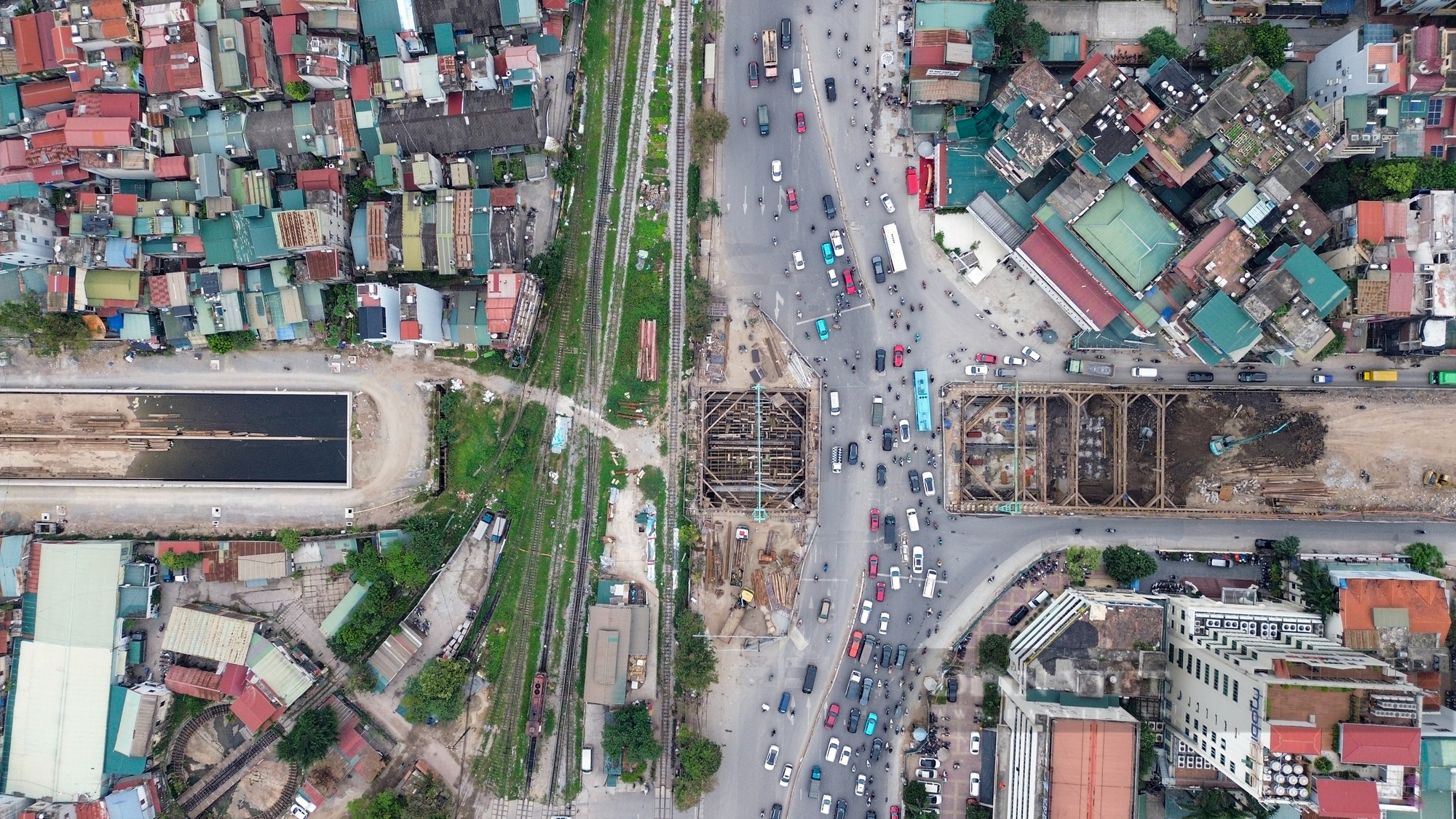 Hầm chui Kim Đồng - Giải Phóng đi dưới đường sắt ở Hà Nội lộ diện sau 2 năm thi công- Ảnh 1.