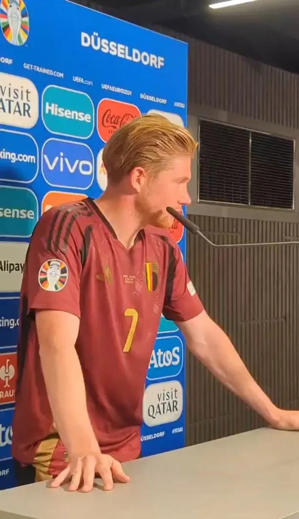 De Bruyne nổi giận trong buổi họp báo sau trận đấu giữa Bỉ và Pháp tại Euro 2024 - Ảnh: CHỤP MÀN HÌNH