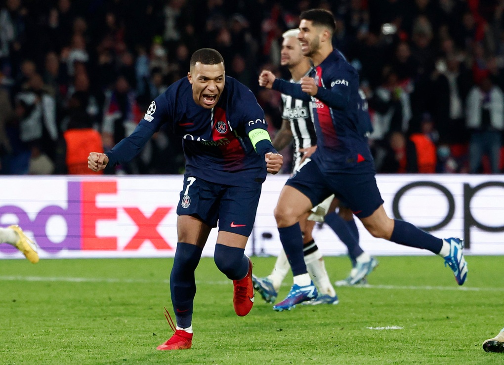 Mbappe giúp PSG thoát hiểm thần kỳ nhờ tình huống tranh cãi ở phút 90+8 - 4