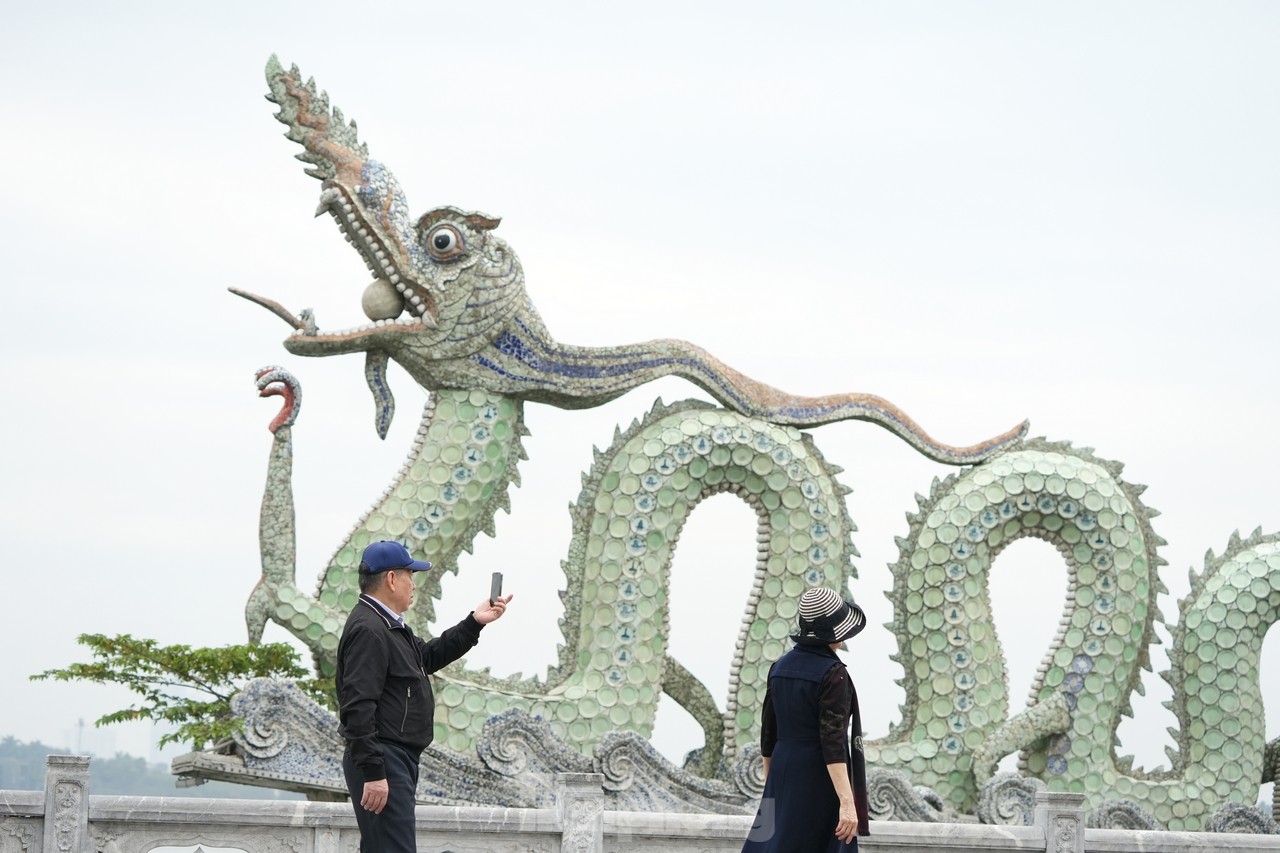 Little-known story about the pair of dragons erected in West Lake during the Ly Dynasty, photo 14