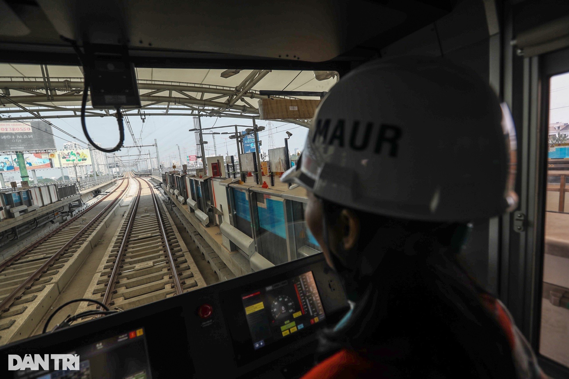 The only two female metro train drivers in Hanoi and Ho Chi Minh City photo 15