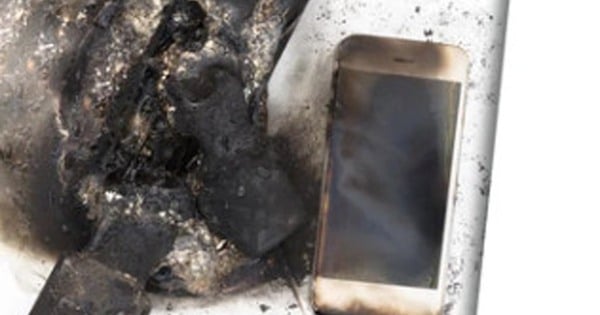 Un élève de 8e année grièvement blessé lorsque son téléphone a explosé pendant qu'il était en charge