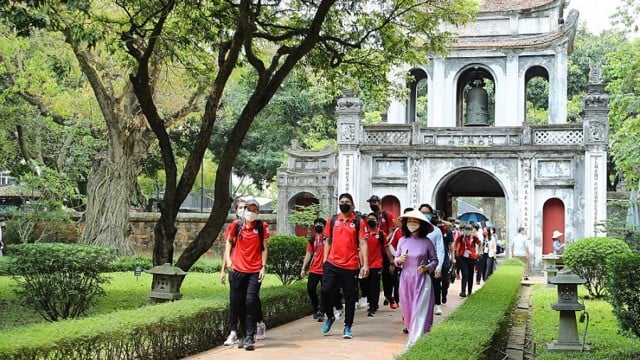 វិមាននៅទីក្រុងហាណូយ ស្វាគមន៍ភ្ញៀវរាប់លាននាក់ ចំណូលពីថ្លៃចូលកើនឡើងយ៉ាងខ្លាំង