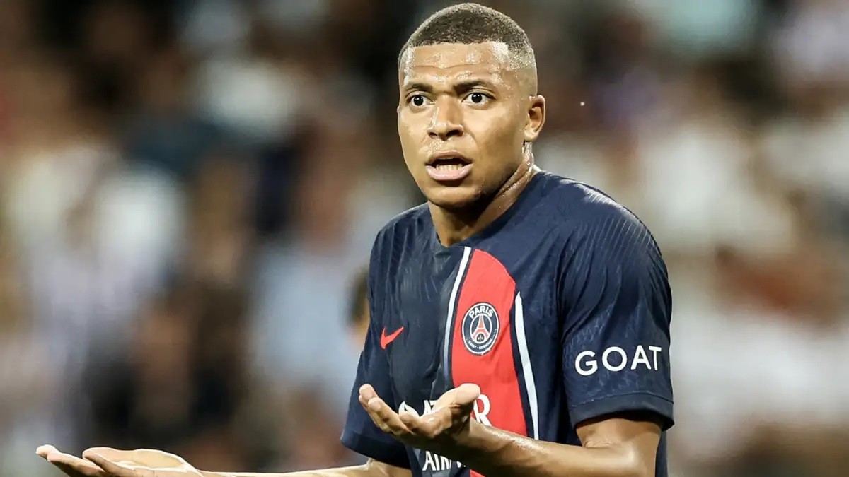 cầu thủ ngày 11/10: Real Madrid chờ đón Kylian Mbappe;