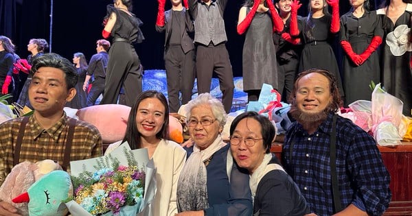 Meritorious Artist Ca Le Hong was moved by "Swan Night" with young actors