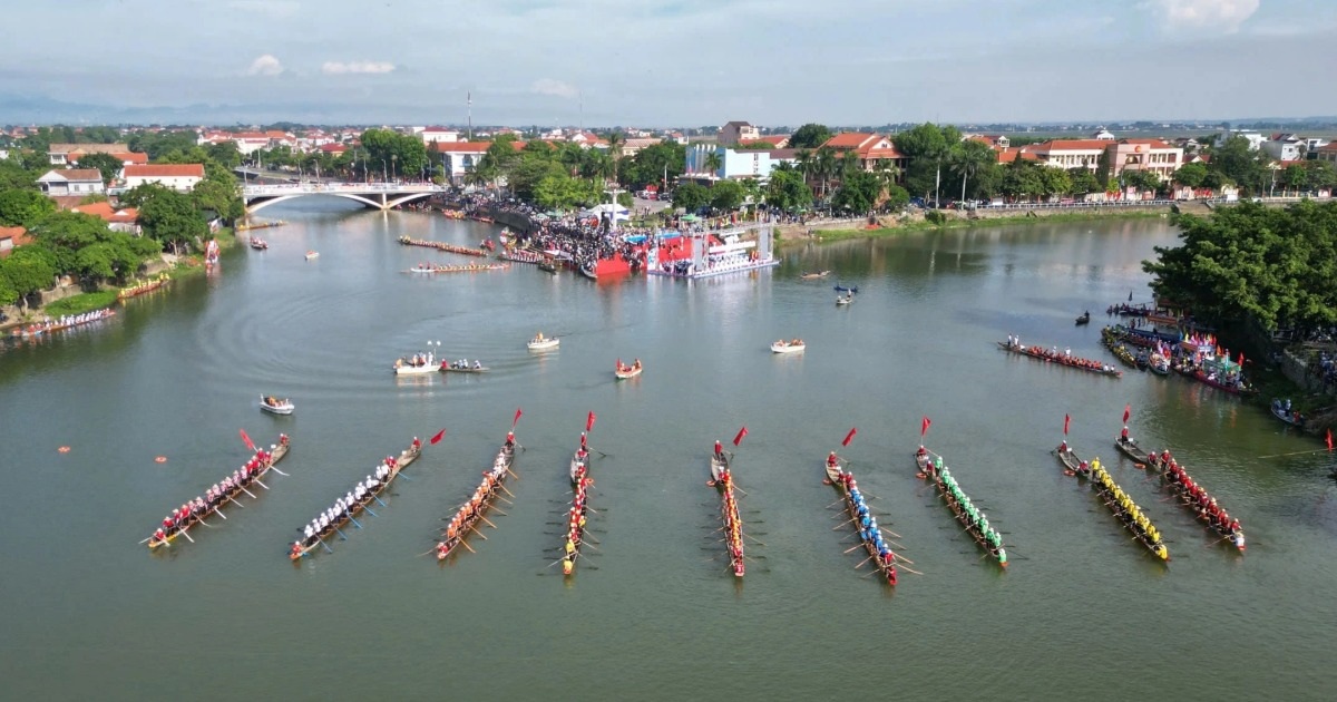 La rivière Kien Giang « prend d'assaut » pour célébrer le Jour de l'Indépendance