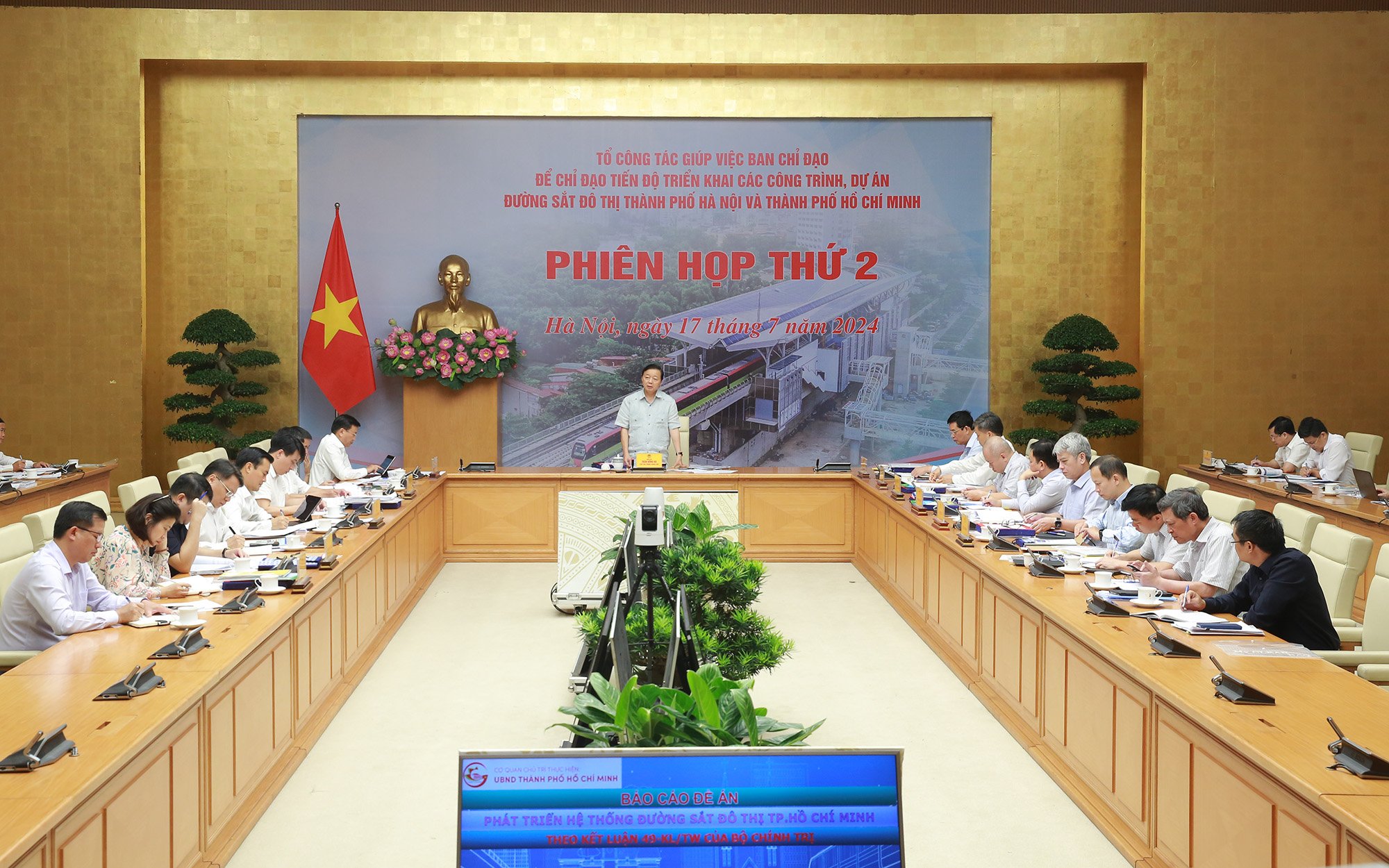 Phó thủ tướng: Metro Hà Nội, TP.HCM phải kết nối đồng bộ với đường sắt tốc độ cao- Ảnh 1.