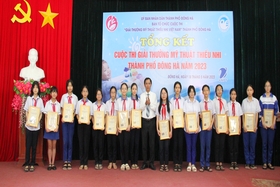 50 œuvres primées au concours « Vietnam Children's Fine Arts Award » dans la ville de Dong Ha en 2023