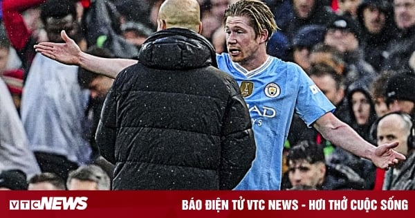 De Bruyne nổi giận và phản ứng bất ngờ của Pep Guardiola