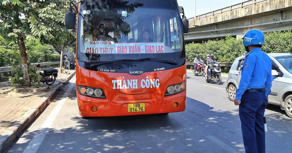 Hà Nội thu hồi phù hiệu hơn 1.000 ô tô vi phạm tốc độ qua dữ liệu giám sát hành trình