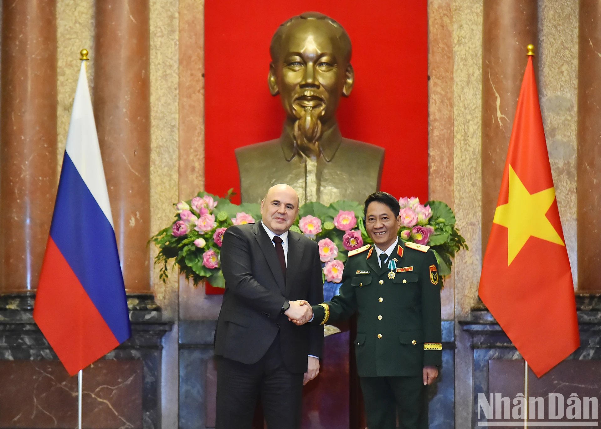 [Foto] Präsident Luong Cuong erhält die Freundschaftsmedaille des Staates der Russischen Föderation Foto 7