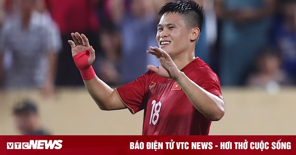 Vietnam team wins over Syria, fans stop criticizing and start praising