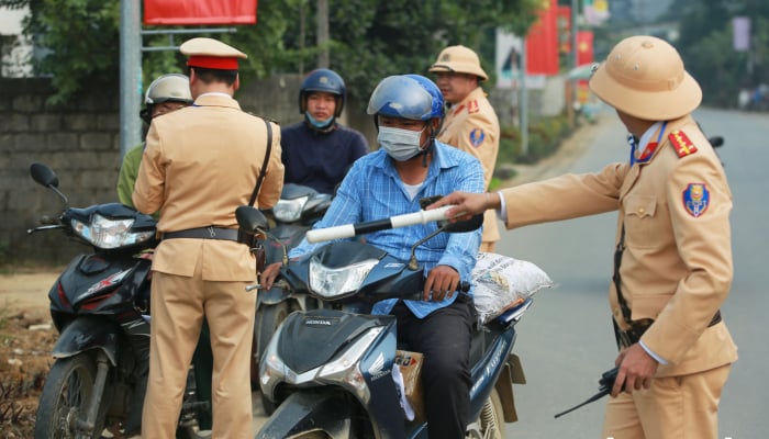 Trường hợp gặp đèn xanh vẫn phải dừng lại, theo đề xuất mới của Bộ Giao thông Vận tải