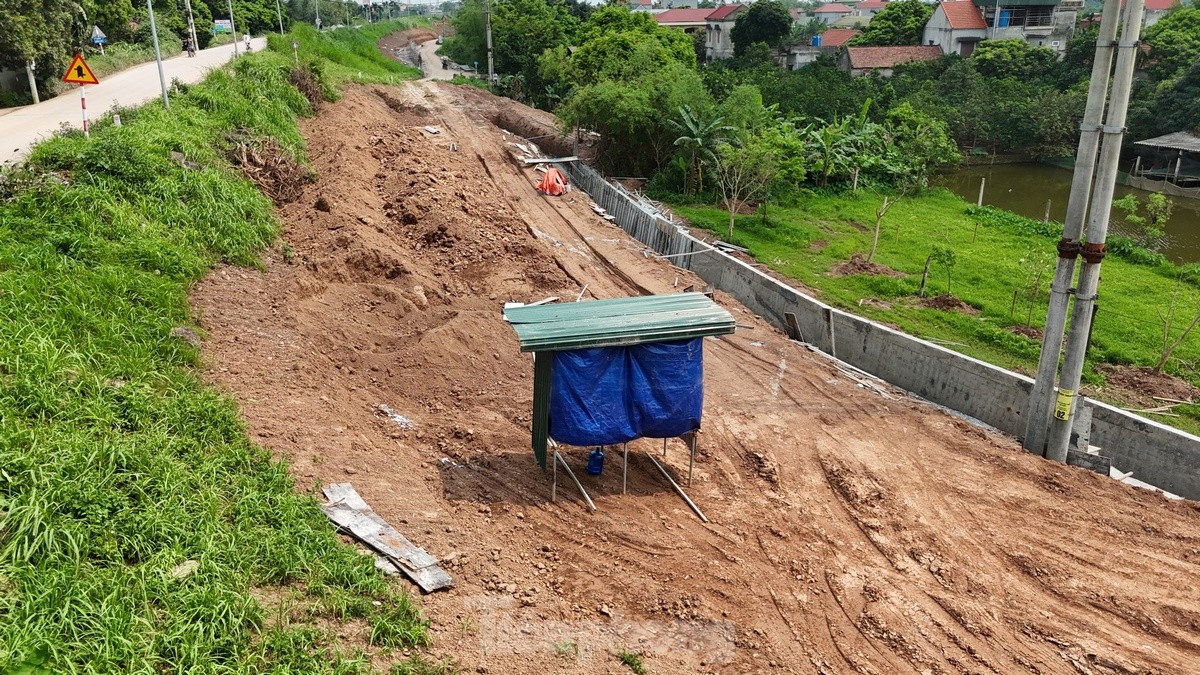 Hanoi spends nearly 400 billion VND to renovate the Red River dike through Phu Xuyen district, photo 8