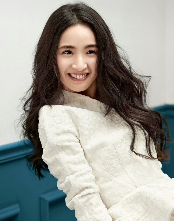 Famous actress had to wake up at 4am, was forced to eat live frogs to give birth to a son - 2