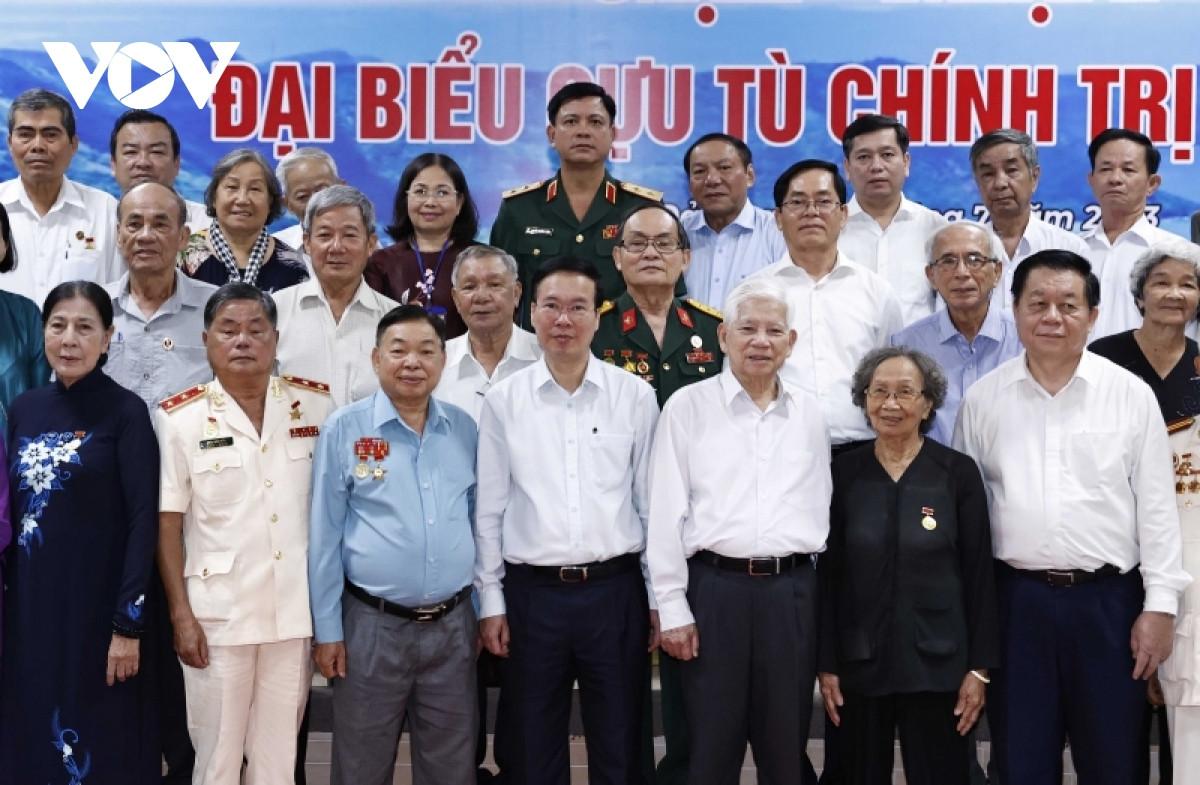 chu tich nuoc vo van thuong gap mat cac cuu tu chinh tri con Dao hinh anh 3