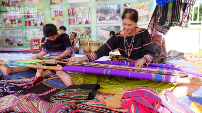 Colors of ethnic groups in the land at the end of Truong Son range photo 1