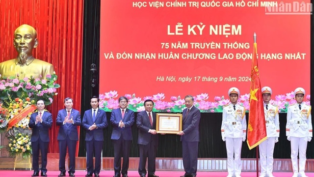 Generalsekretär und Präsident To Lam nimmt am 75. Jahrestag der Ho Chi Minh National Academy of Politics teil