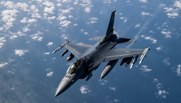 Máy bay thương mại bị tiêm kích F-16 truy đuổi và rơi ở Washington