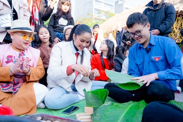 "Tết sẻ chia, Tết yêu thương": Lan tỏa  sự ấm áp, sẻ chia đến với trẻ em có hoàn cảnh khó khăn - Ảnh 6.