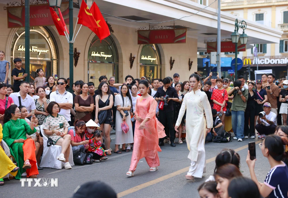 ttxvn-aodai (1).jpg