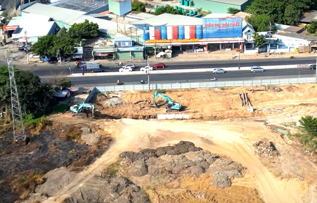 Image of the first two overpasses on Highway 13 in Binh Duong photo 6