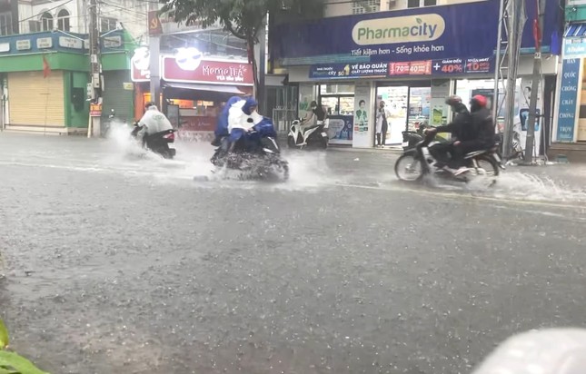 Warning of high tide in the lower Saigon River reaches its peak, a commune in Binh Phuoc is deeply flooded photo 1