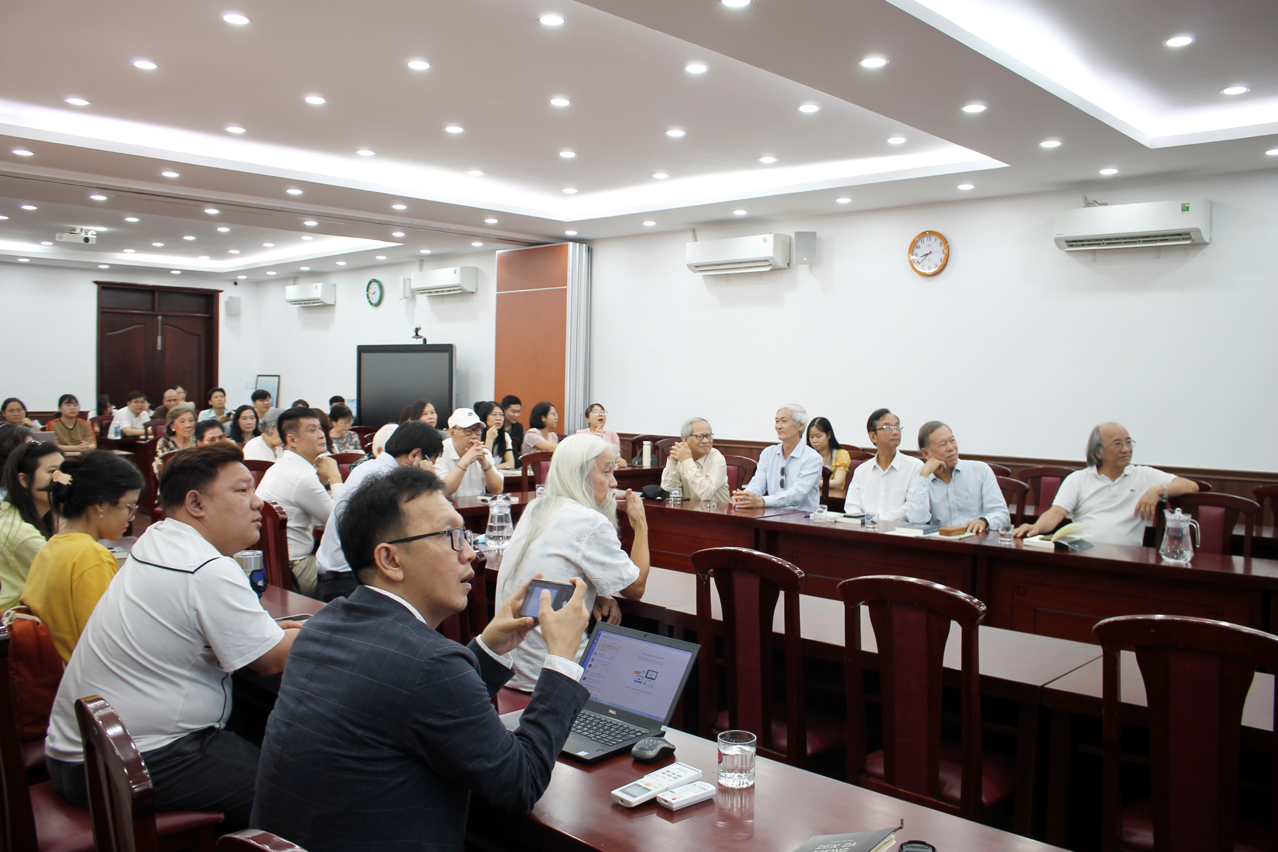'Giáo sư Bùi Xuân Bào đã về với Văn khoa, với học trò của ông'- Ảnh 5.