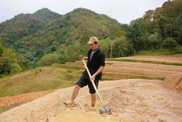 ตามล่าหาฮีโร่ : ตำนานแห่งทะเลสาบ - ภาพที่ 3 Tìm lại những anh hùng: Huyền thoại ở lòng hồ - Ảnh 3.